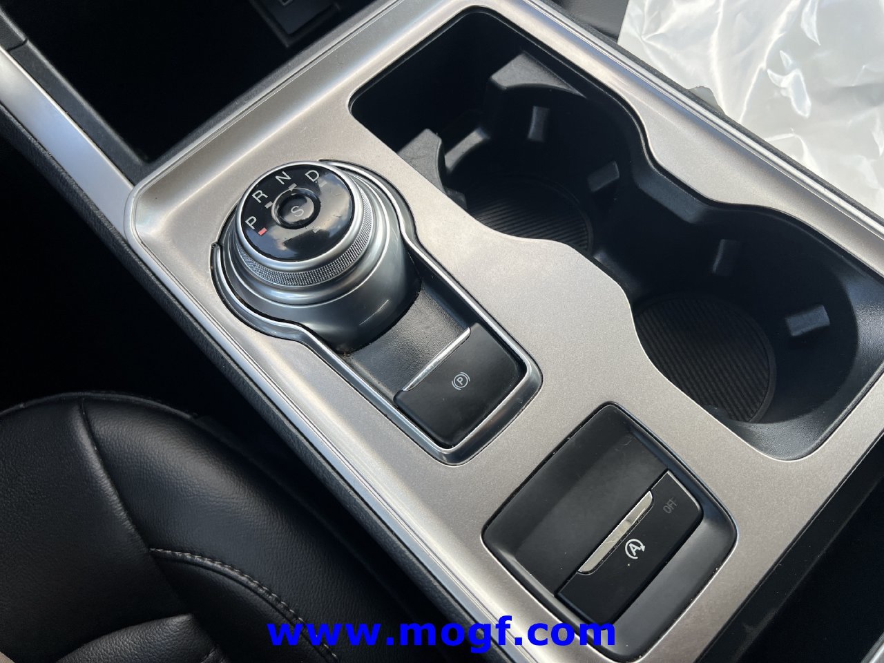 Used 2024 Ford Edge SEL AWD/4WD image 11