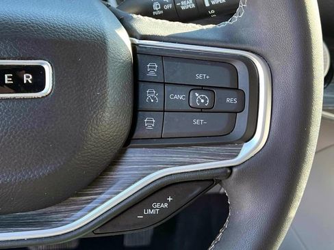 Certified 2024 Jeep Wagoneer Series II image 20