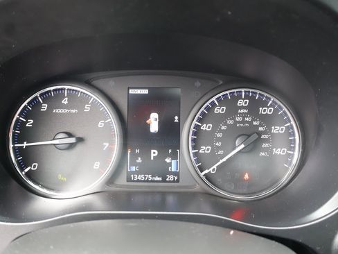 Used 2018 Mitsubishi Outlander ES image 18