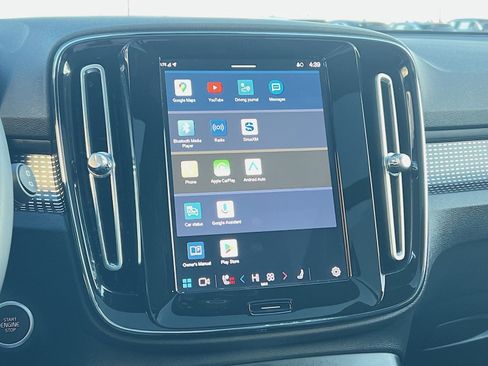 Used 2023 Volvo XC40 B5 Plus w/ Protection Package Premier image 18