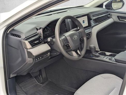 Used 2025 Toyota Camry LE w/ Convenience Package image 8