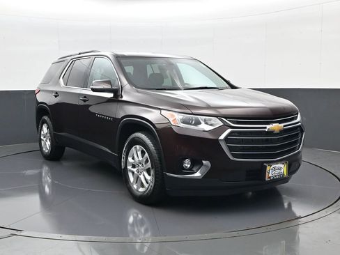 Used 2021 Chevrolet Traverse LT FWD image 3