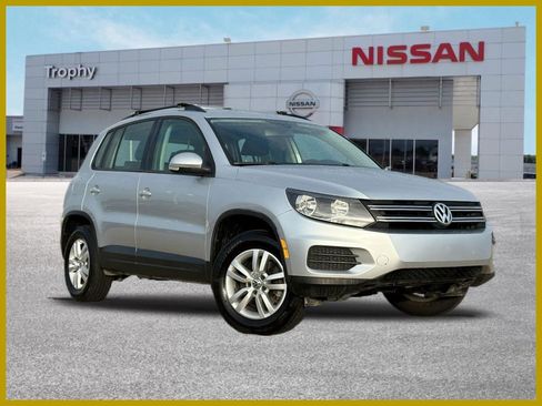Used 2017 Volkswagen Tiguan S FWD image 1