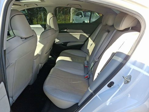 Used 2020 Acura ILX w/ Premium Package image 10