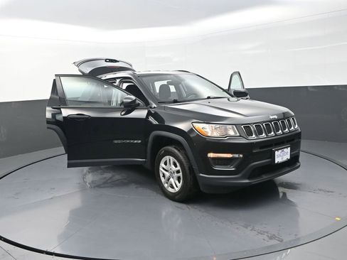 Used 2018 Jeep Compass Sport AWD/4WD image 29