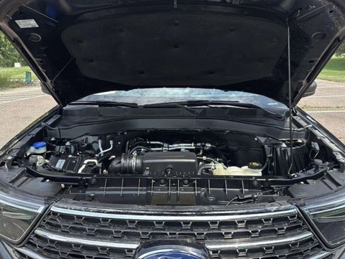 Used 2021 Ford Explorer XLT image 21