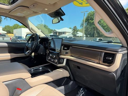 Used 2024 Ford Expedition Max Limited AWD/4WD image 31