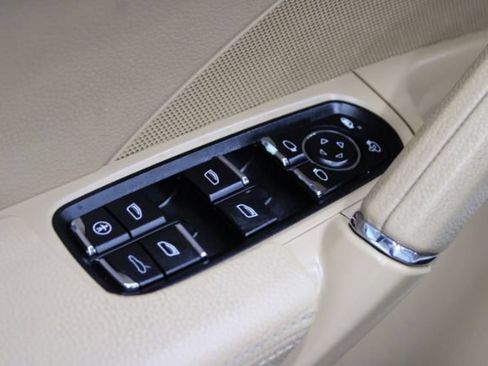 Used 2013 Porsche Cayenne AWD/4WD image 10