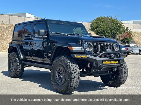 Used 2024 Jeep Wrangler Unlimited Rubicon 392 AWD/4WD image 9