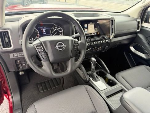 Used 2025 Nissan Frontier SV w/ SV Convenience Package AWD/4WD image 7