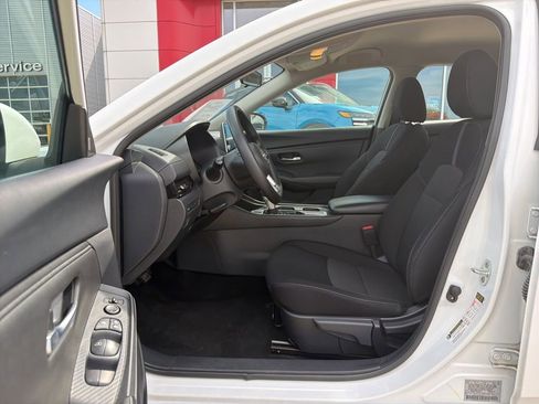 Used 2024 Nissan Sentra SV FWD image 14