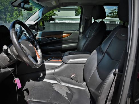 Used 2019 Cadillac Escalade ESV Premium Luxury AWD/4WD image 14