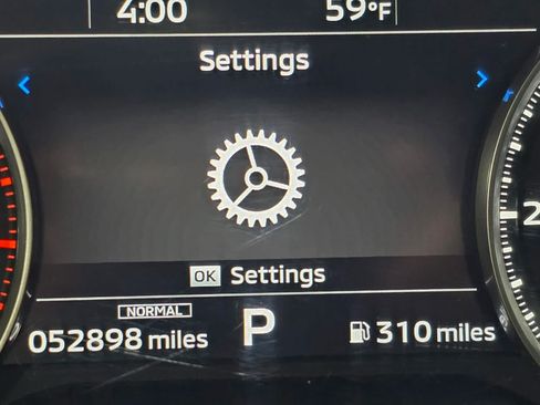 Used 2024 Mitsubishi Outlander SE AWD/4WD image 26