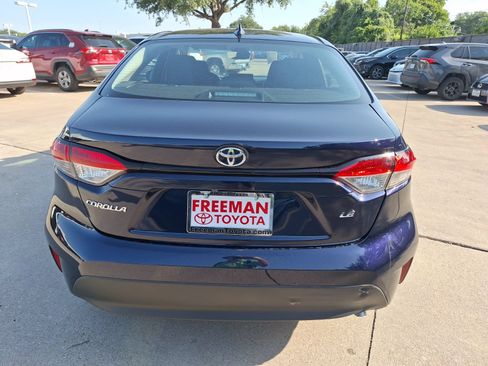 Used 2026 Toyota Corolla LE FWD image 5