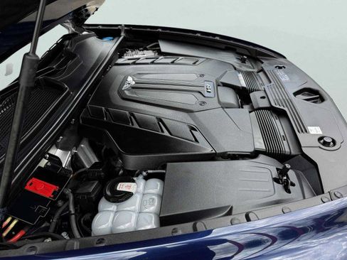 Used 2023 Bentley Bentayga Extended Wheelbase image 82