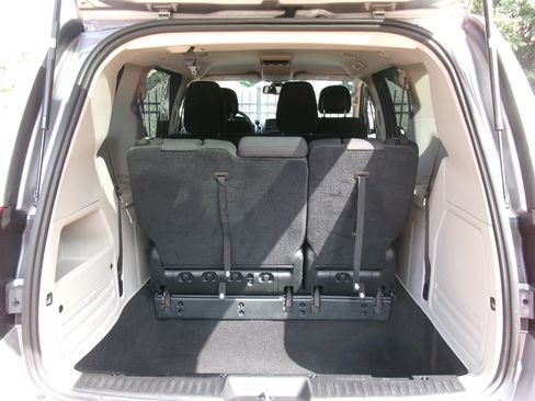 Used 2018 Dodge Grand Caravan SE w/ UConnect Hands-Free Group FWD image 34