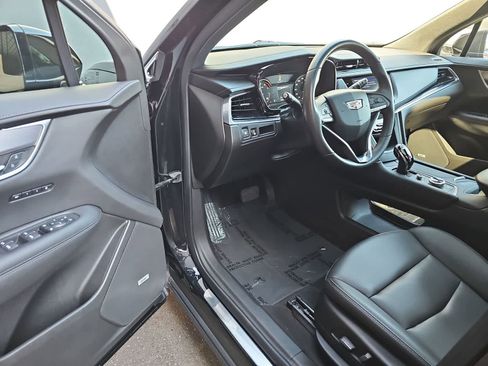 Used 2023 Cadillac XT6 Luxury AWD/4WD image 10