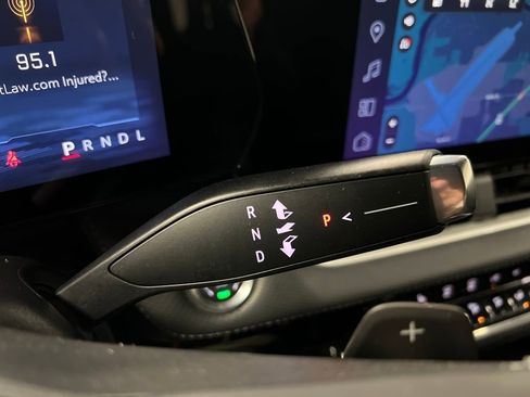 Certified 2025 Chevrolet Equinox LT image 25