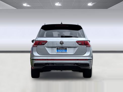 Used 2022 Volkswagen Tiguan SE R-Line AWD/4WD image 9