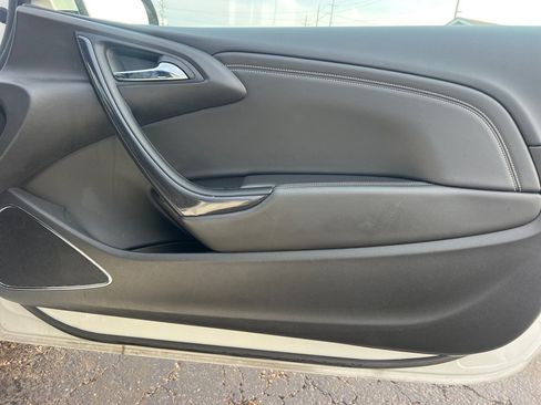 Used 2019 Buick Cascada Premium FWD image 17