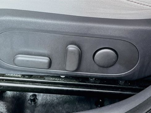 Used 2025 Hyundai Kona SEL FWD image 15
