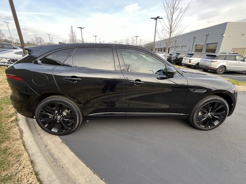 Used 2024 Jaguar F-PACE R-Dynamic S image 8