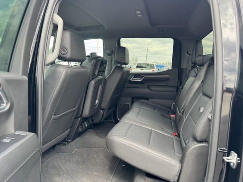 Used 2025 GMC Sierra 1500 SLT RWD image 10