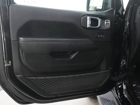 Used 2021 Jeep Wrangler Unlimited Sahara w/ Advanced Safety Group AWD/4WD image 18