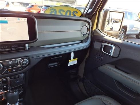 New 2026 Jeep Gladiator Mojave w/ Safety Group image 20