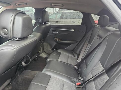 Used 2014 Chevrolet Impala LT w/ Convenience Package image 22