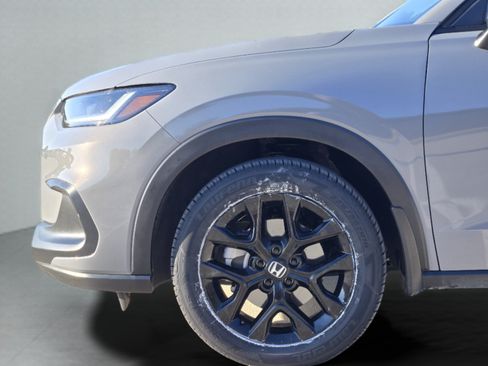 Certified 2024 Honda HR-V Sport image 30
