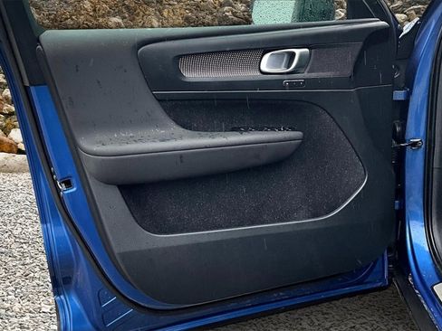 Used 2021 Volvo XC40 T5 R-Design w/ Climate Package image 22