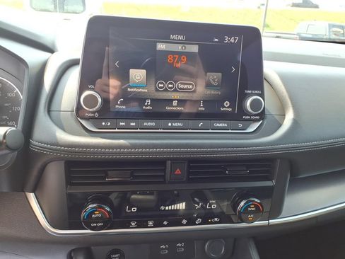 Used 2026 Nissan Rogue SV FWD image 9