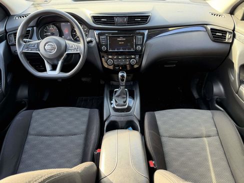 Used 2020 Nissan Rogue Sport SV image 15