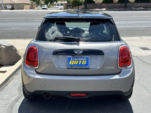 Used 2017 MINI Cooper 2-Door Hardtop FWD image 4