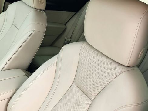 Used 2023 Buick Envision Essence image 24