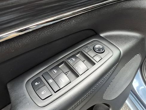 Used 2019 Jeep Grand Cherokee Limited X image 12