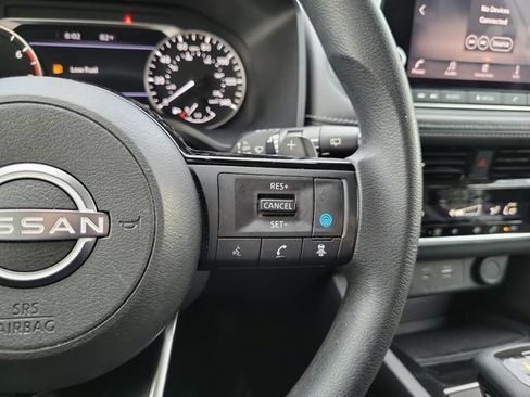 Used 2023 Nissan Rogue SV FWD image 16