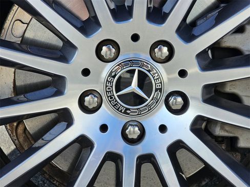 Used 2021 Mercedes-Benz GLE 350 w/ AMG Line Exterior image 11