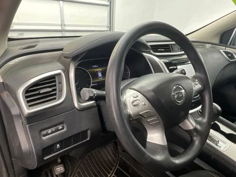 Used 2017 Nissan Murano S AWD/4WD image 13