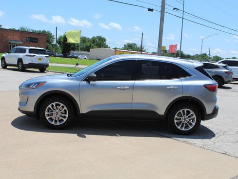 Used 2022 Ford Escape SE AWD/4WD image 9
