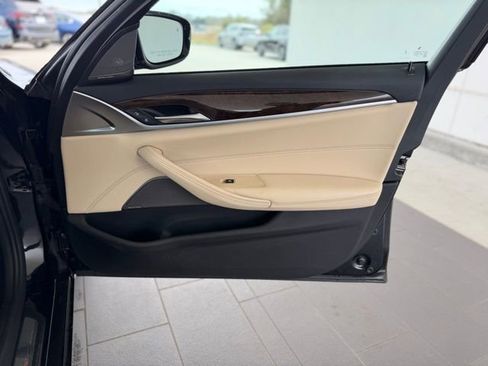 Used 2019 BMW 540i w/ Convenience Package image 39