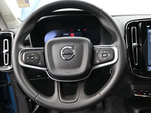Used 2025 Volvo XC40 B5 Ultra AWD/4WD image 10