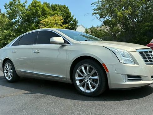 Used 2014 Cadillac XTS Luxury FWD image 3