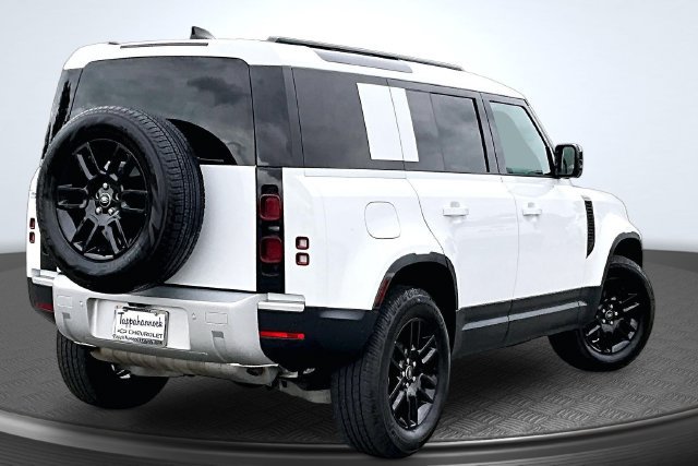 Used 2025 Land Rover Defender 110 S AWD/4WD image 6