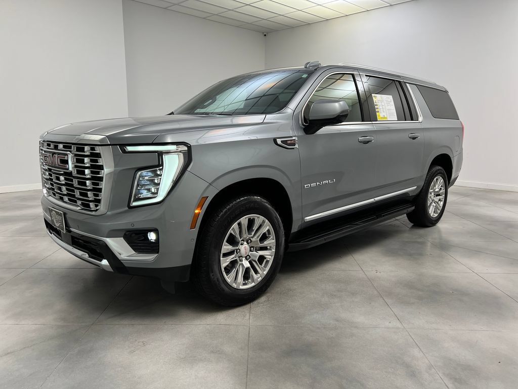Used 2025 GMC Yukon XL Denali RWD image 4