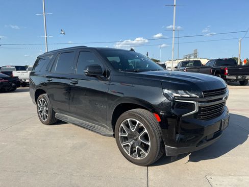 Used 2021 Chevrolet Tahoe RST w/ Luxury Package RWD image 2