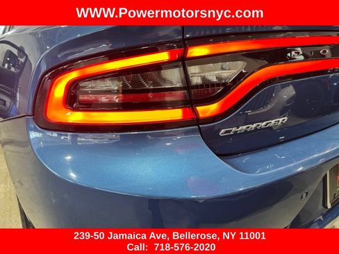 Used 2022 Dodge Charger SXT RWD image 12