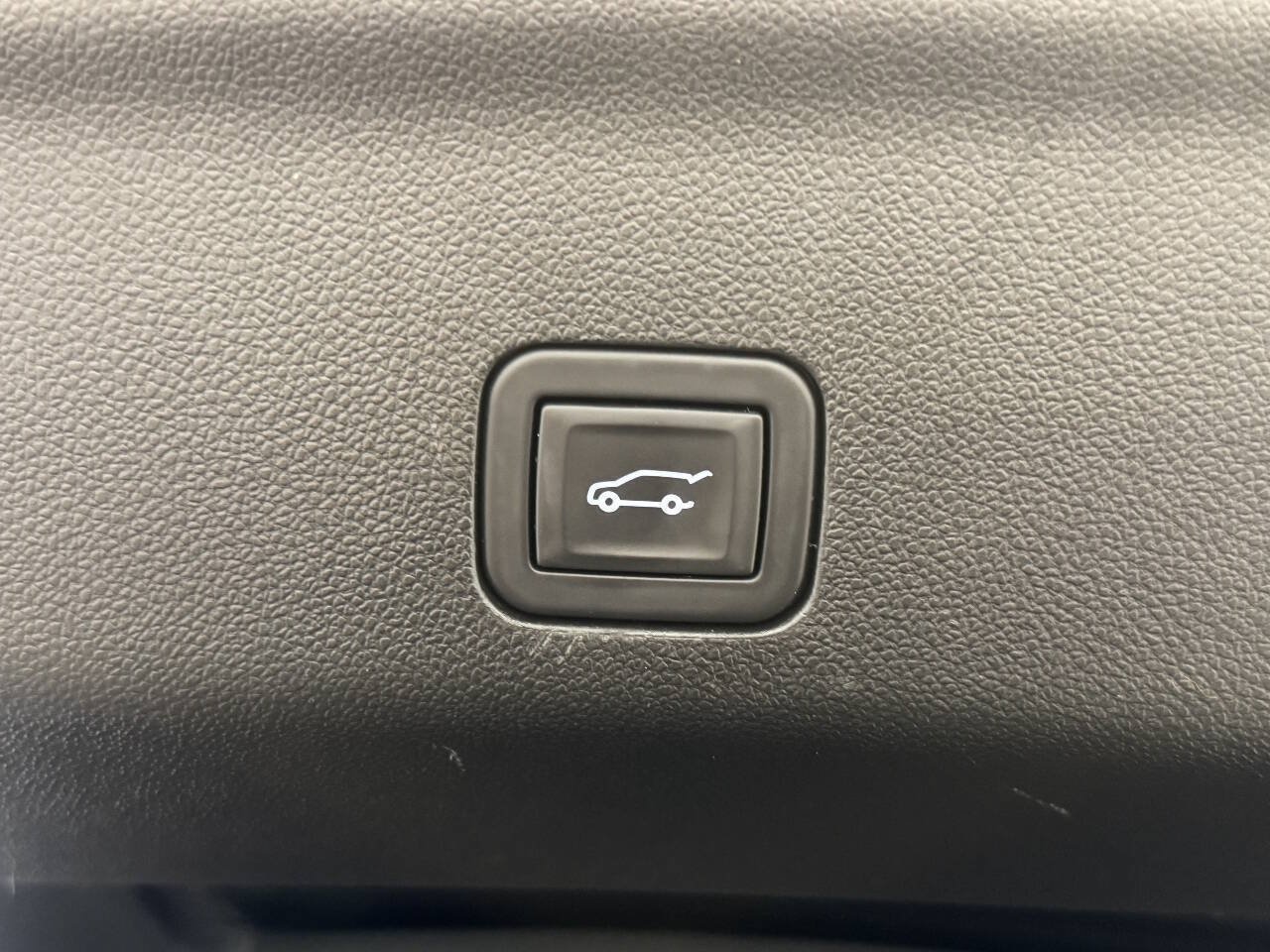 Used 2023 GMC Yukon Denali Ultimate AWD/4WD image 20