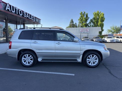 Used 2007 Toyota Highlander Limited AWD/4WD image 2